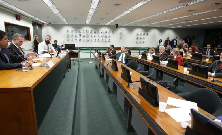 conselho-de-etica-da-camara-instaura-processo-contra-eduardo-bolsonaro