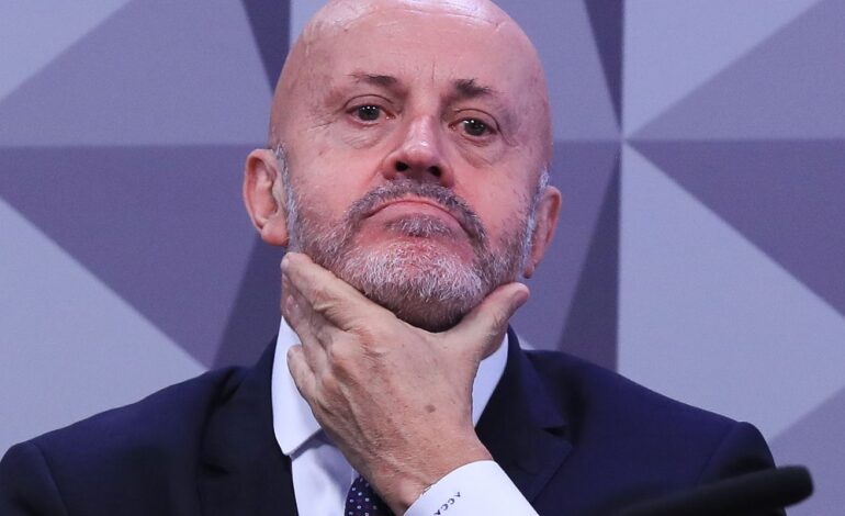 “careca-do-inss”-promete-entregar-a-pf-documentos-que-provam-inocencia