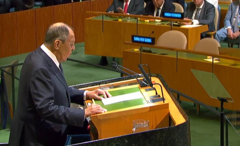 russia-dara-‘resposta-decisiva’-a-qualquer-agressao,-diz-chanceler-na-onu