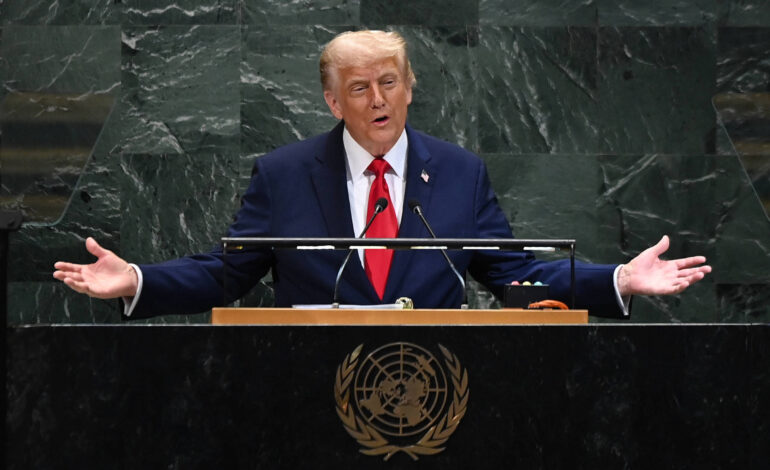 eua-deportam-cerca-de-cem-iranianos-em-voo-apos-acordo-com-teera,-dizem-autoridades