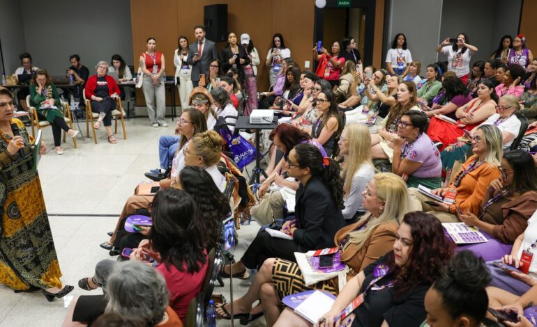 Conferência: delegadas pedem sistema único de políticas para mulheres