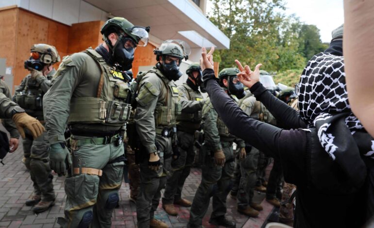 juiza-dos-eua-proibe-uso-da-guarda-nacional-em-portland;-trump-envia-300-soldados-para-chicago