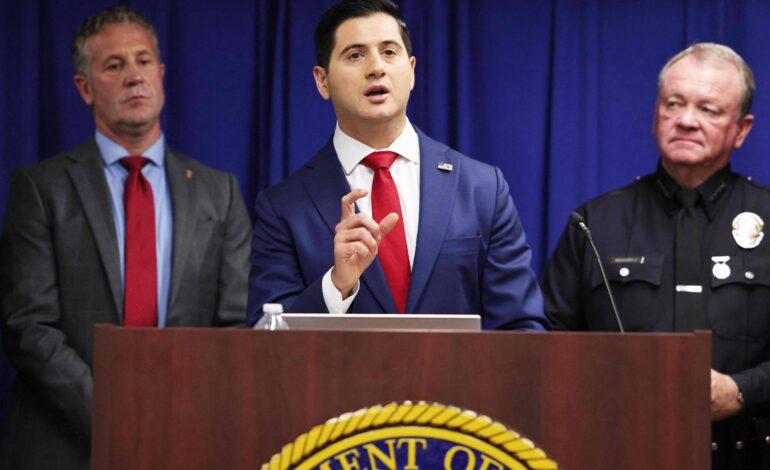 eua-prendem-homem-suspeito-de-iniciar-incendio-historico-que-devastou-areas-de-los-angeles