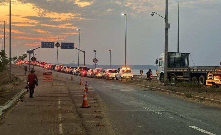 acidente-deixa-transito-congestionado-na-ponte-entre-palmas-e-luzimangues;-video