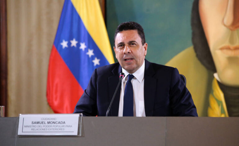 embaixador-da-venezuela-ironiza-nobel-de-maria-corina,-e-alto-escalao-do-regime-silencia