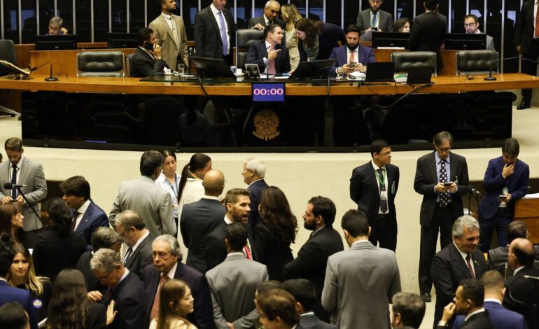 camara-aprova-ampliacao-gradual-da-licenca-paternidade