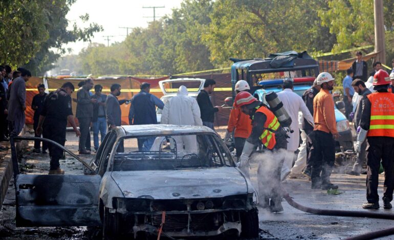ataque-de-homem-bomba-mata-ao-menos-12-na-capital-do-paquistao;-veja-video