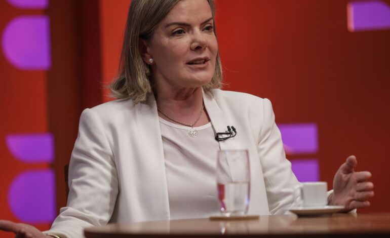 gleisi:-tipificacao-penal-e-apreensao-de-bens-sao-inegociaveis-em-pl