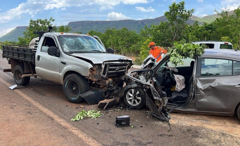 motorista-passa-mal,-invade-a-contramao-e-bate-em-caminhonete-na-br-010