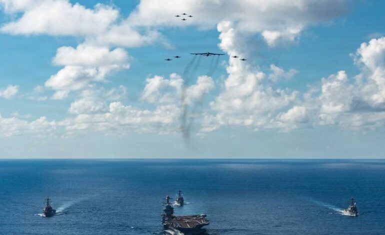 eua-exibem-porta-avioes-e-bombardeiro-contra-maduro;-veja-fotos
