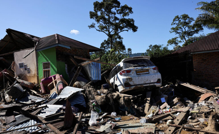 militares-auxiliam-vitimas-de-inundacoes-na-asia,-que-deixam-mais-de-mil-mortos