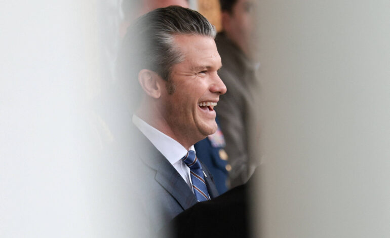 chefe-do-pentagono-satiriza-com-desenho-ataques-mortais-no-caribe-em-meio-a-pressao-do-congresso