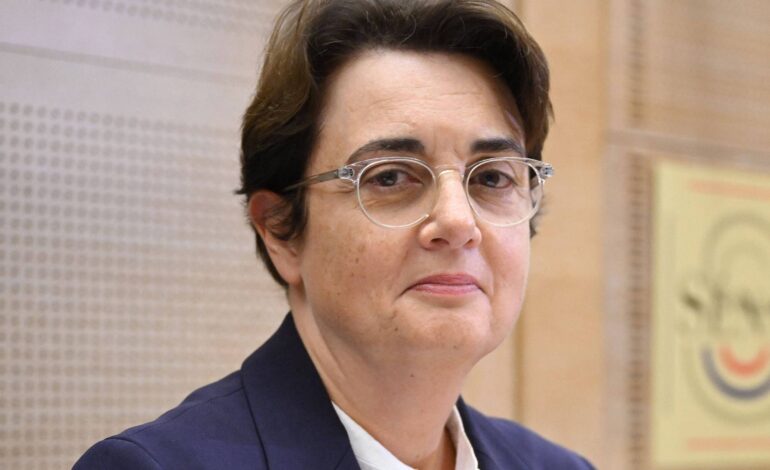 seguranca-em-galeria-roubada-do-louvre-nao-era-‘ponto-a-ser-vigiado’,-diz-presidente-do-museu