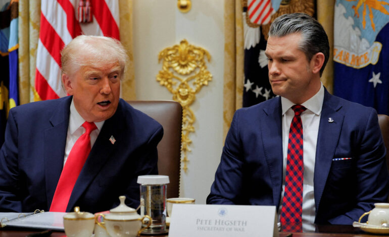 em-meio-a-pressao-por-ataques,-governo-trump-mata-mais-4-em-barco-no-pacifico