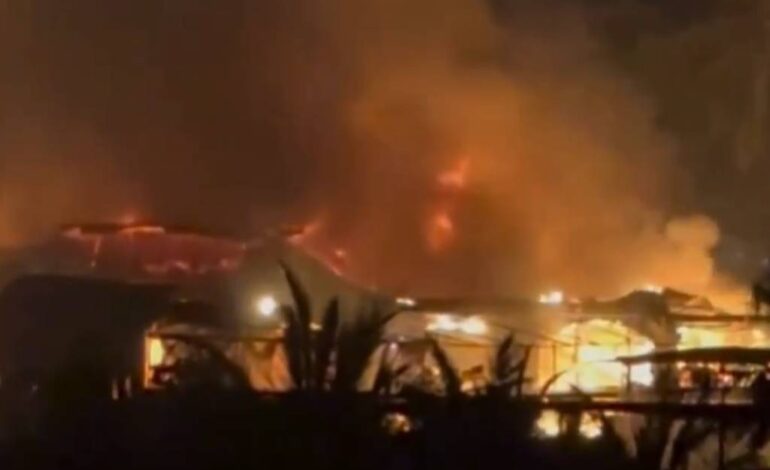 incendio-em-casa-noturna-na-india-mata-ao-menos-23