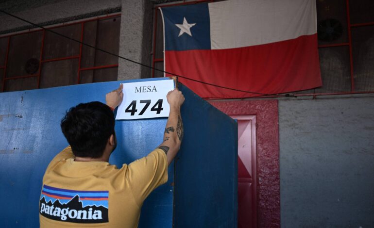 urnas-abrem-no-chile,-e-pais-define-neste-domingo-corrida-em-que-ultradireita-e-favorita