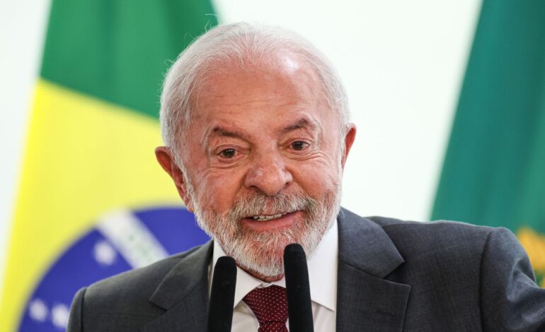 Lula faz discurso de Natal em cadeia nacional de rádio e televisão