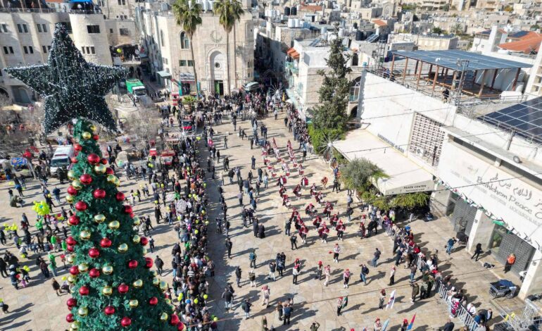 com-tregua-em-gaza,-cidade-onde-teria-nascido-jesus-retoma-natal-apos-dois-anos