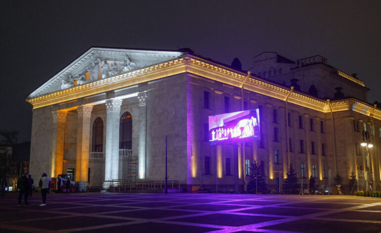 russia-reabre-teatro-destruido-que-virou-simbolo-da-guerra
