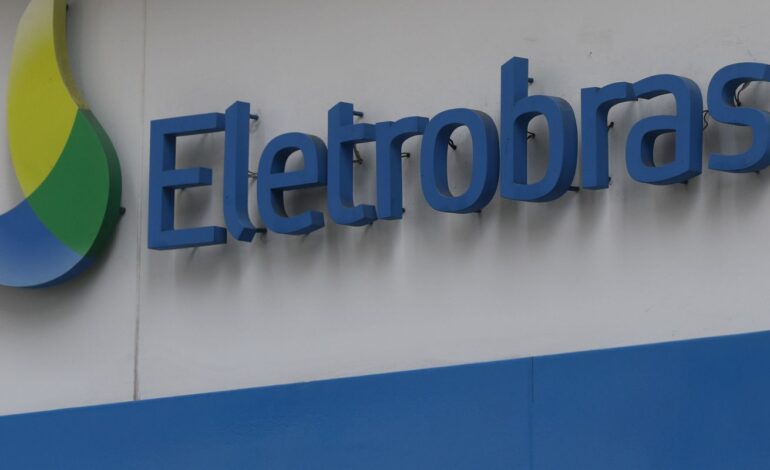 Lula veta PL sobre realocação de trabalhadores da Eletrobras