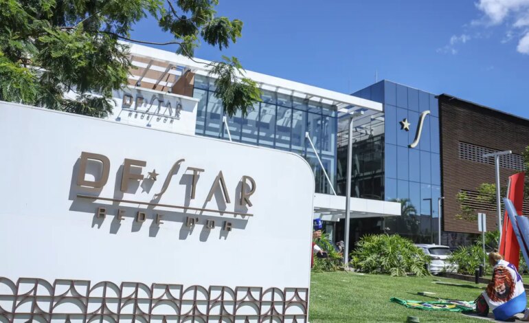 bolsonaro-recebe-alta-hospitalar-e-volta-a-cumprir-pena-na-pf