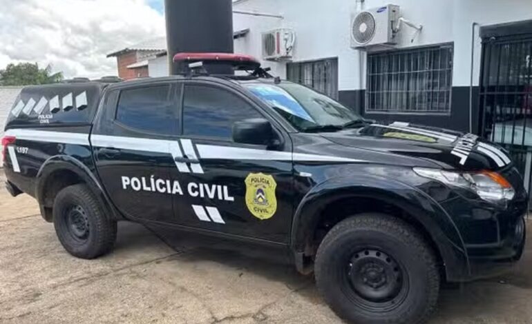 corpo-de-homem-com-perfuracoes-e-encontrado-dentro-de-carro-estacionado-em-area-verde