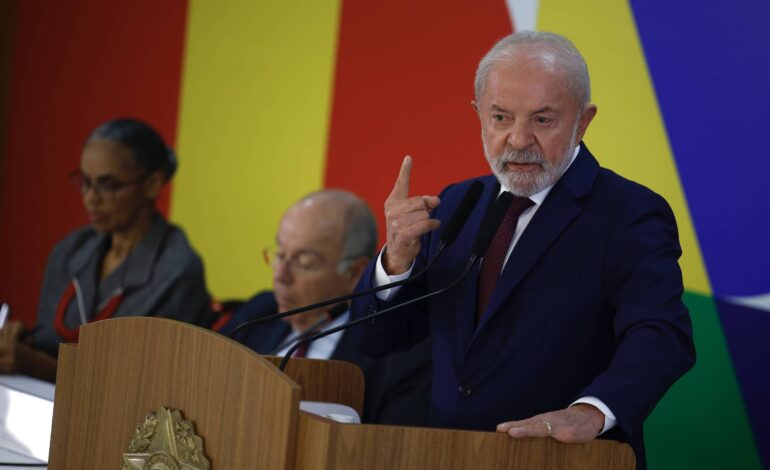 lula-diz-que-bombardeios-dos-eua-a-venezuela-ultrapassam-uma-linha-aceitavel