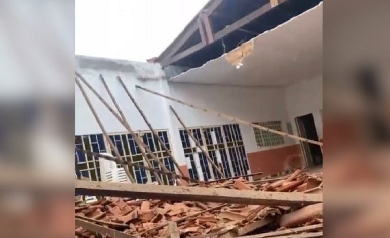 teto-de-espaco-anexo-a-igreja-desaba-durante-tempestade-no-tocantins;-video