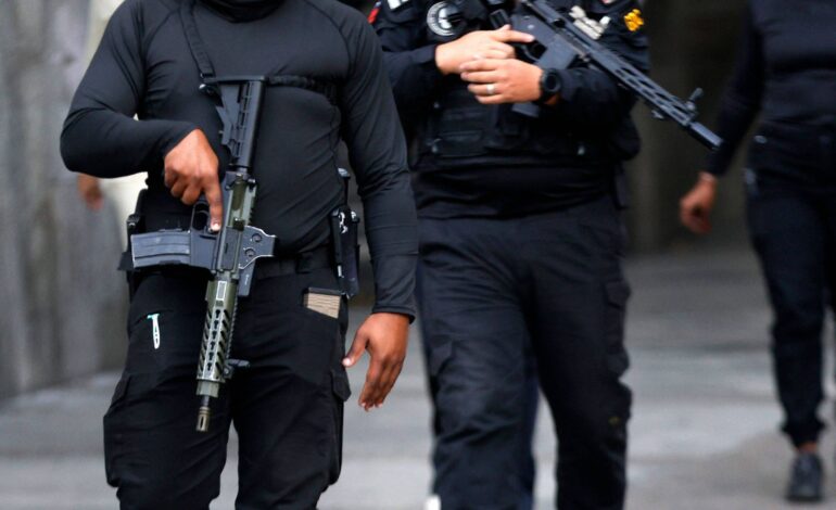 drones-se-aproximam-do-palacio-presidencial-na-venezuela-e-sao-derrubados-a-tiros,-diz-agencia