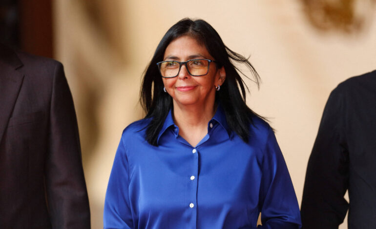 delcy-diz-que-venezuela-se-abre-a-‘novo-momento-politico’,-e-trump-a-chama-de-‘formidavel’