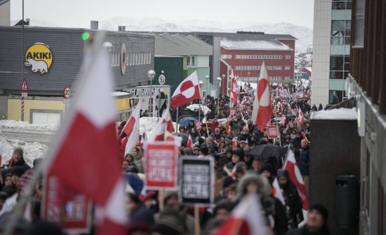 milhares-protestam-na-dinamarca-contra-plano-dos-eua-de-anexar-groenlandia
