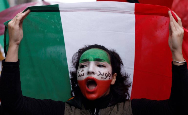 ao-menos-5.000-morreram-nos-protestos-do-ira,-diz-membro-do-regime-a-agencia