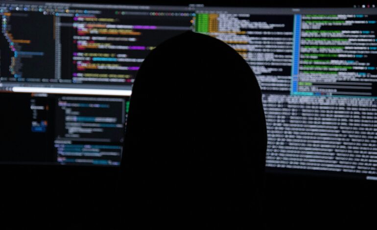 hacker-e-preso-apos-burlar-sistemas-para-pagar-um-centavo-de-euro-em-hospedagens-de-luxo
