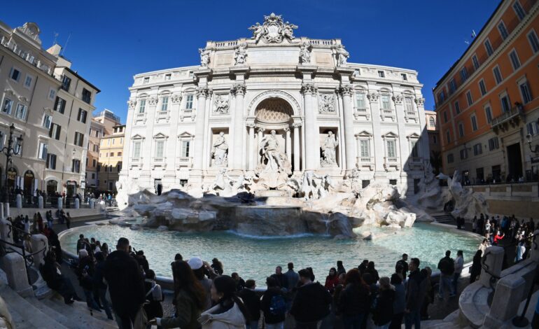 roma-comeca-a-cobrar-taxa-de-turistas-para-visitar-a-fontana-di-trevi