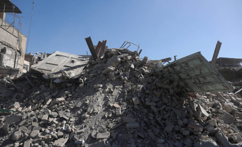 predio-do-conselho-que-decide-sucessao-de-khamenei-e-destruido,-dizem-agencias