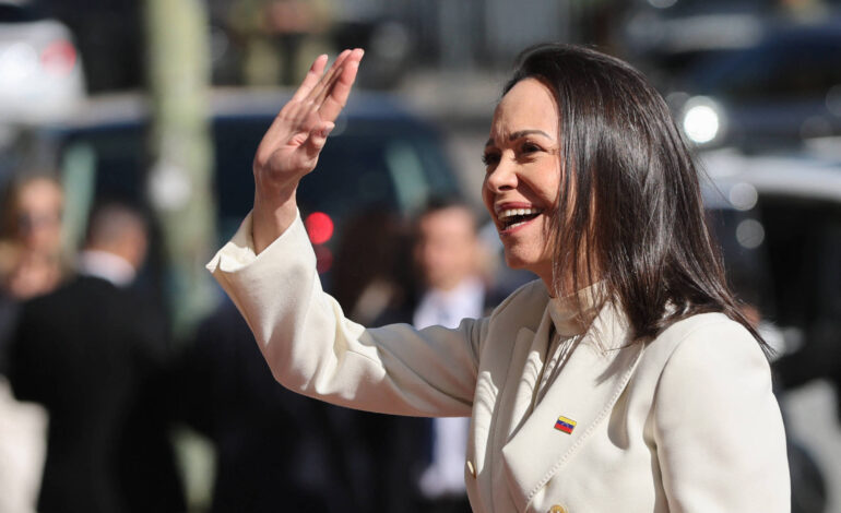 delcy-e-parte-da-estrutura-criminosa-de-maduro-e-transicao-sera-gradual,-diz-maria-corina