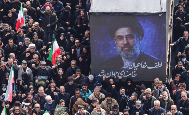 novo-lider-do-ira-promete-vinganca-e-bloqueio-de-hormuz-em-1o-fala-no-posto