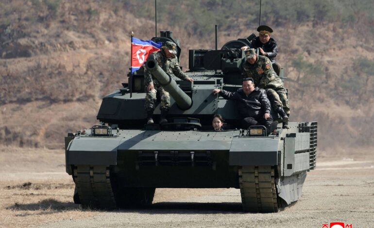 kim-jong-un-passeia-com-a-filha-em-tanque-de-guerra-na-coreia-do-norte;-veja-video