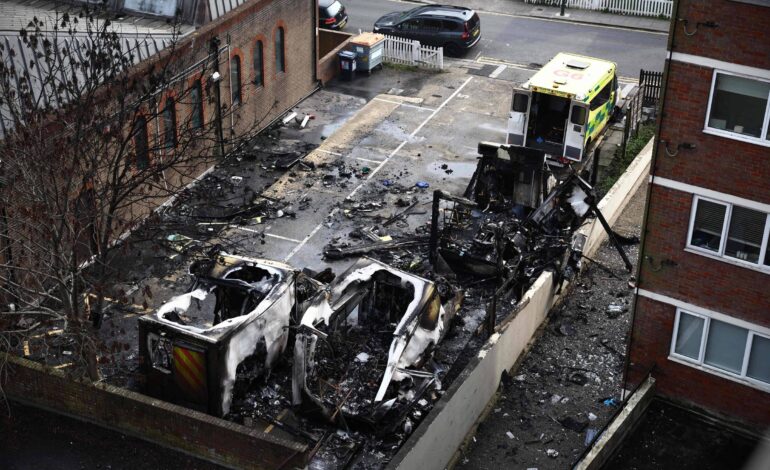 ambulancias-de-ong-judaica-sao-incendiadas-em-londres