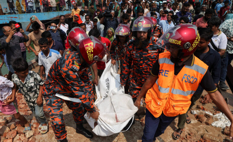 onibus-cai-em-rio-em-bangladesh,-e-24-pessoas-morrem;-veja-video