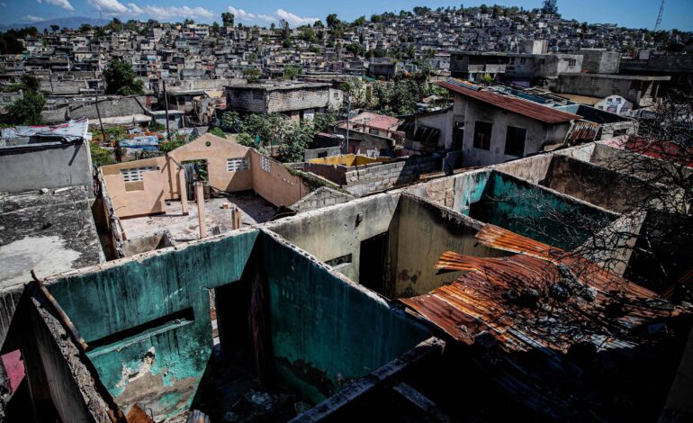 gangue-mata-ao-menos-16-pessoas-em-massacre-no-haiti,-diz-policia-local