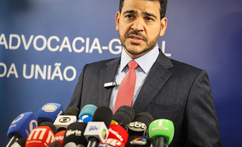 Lula deve enviar nesta terça ao Senado indicação de Messias ao STF