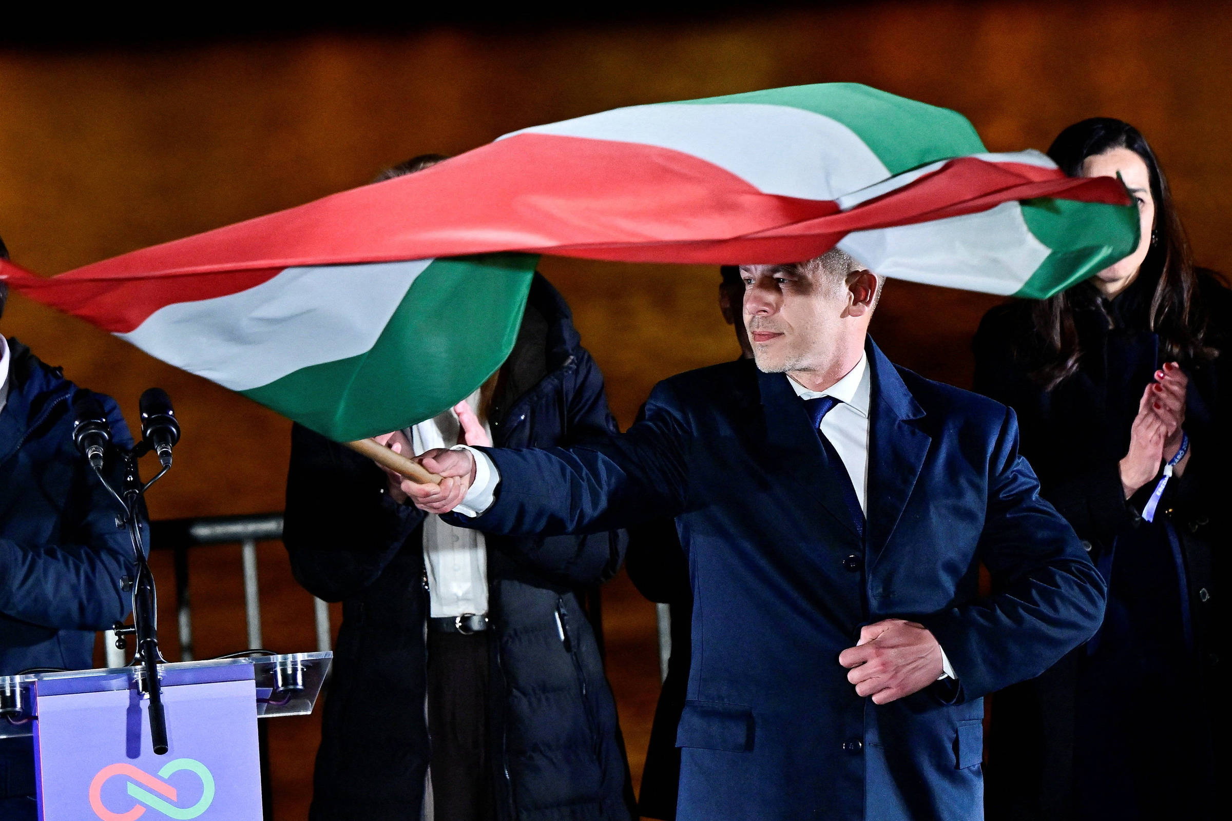 Hungria encerra era Orbán entre desafio da mudança e risco de revanche