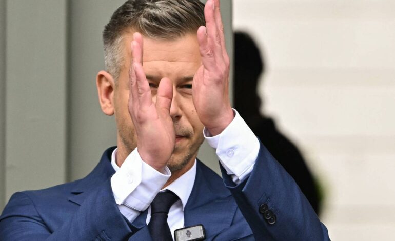 magyar-diz-que-vai-suspender-emissoras-publicas-ate-reformar-lei-de-midia-na-hungria