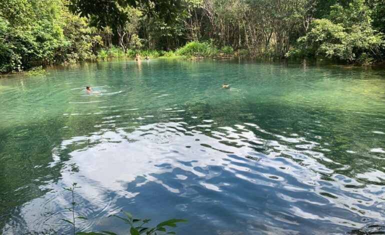 beleza-natural-da-‘lagoa-azul’-atrai-visitantes-em-luzimangues;-area-ainda-nao-e-regulamentada