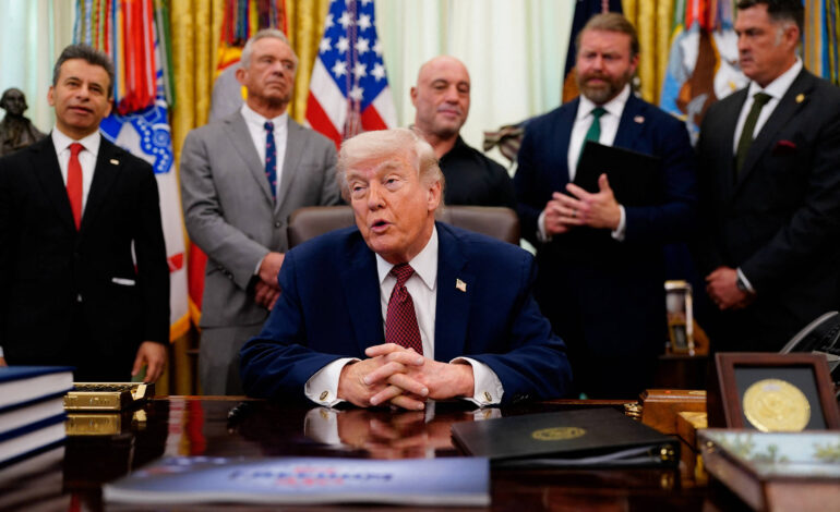 trump-diz-que-ira-esta-‘fazendo-graca’-sobre-hormuz-e-nao-conseguira-chantagear-os-eua