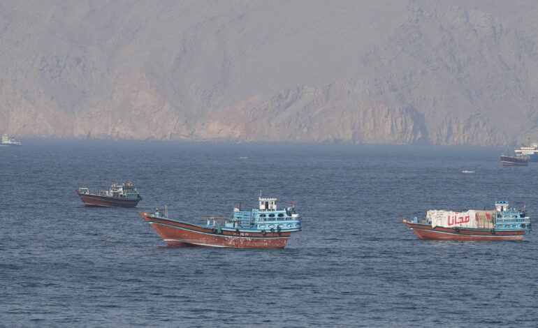 ira-e-eua-trocam-acusacoes-de-violar-cessar-fogo,-e-estreito-de-hormuz-segue-fechado