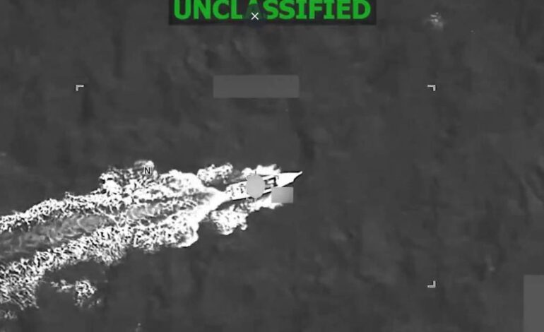 Em novo ataque, EUA matam três em embarcação no Caribe