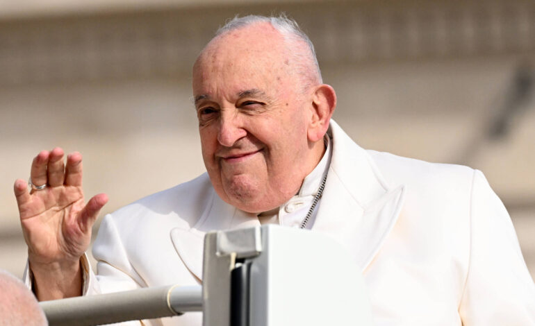 Livro descreve morte de Francisco e marca primeiro ano sem o papa argentino