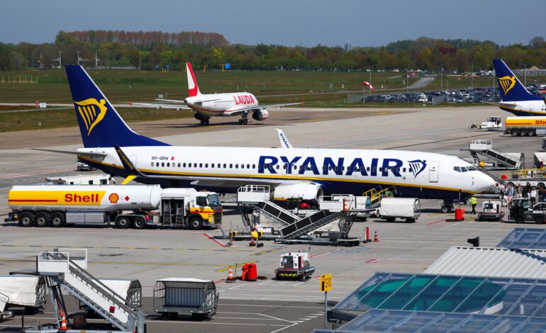 ‘Comprem agora’: ministro espanhol alerta que guerra pode disparar preço de passagens aéreas